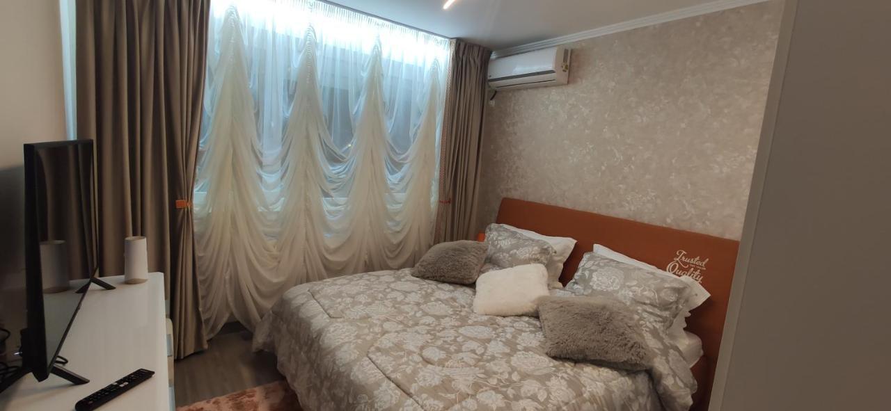 דירות בוקרשט Casa Lux מראה חיצוני תמונה